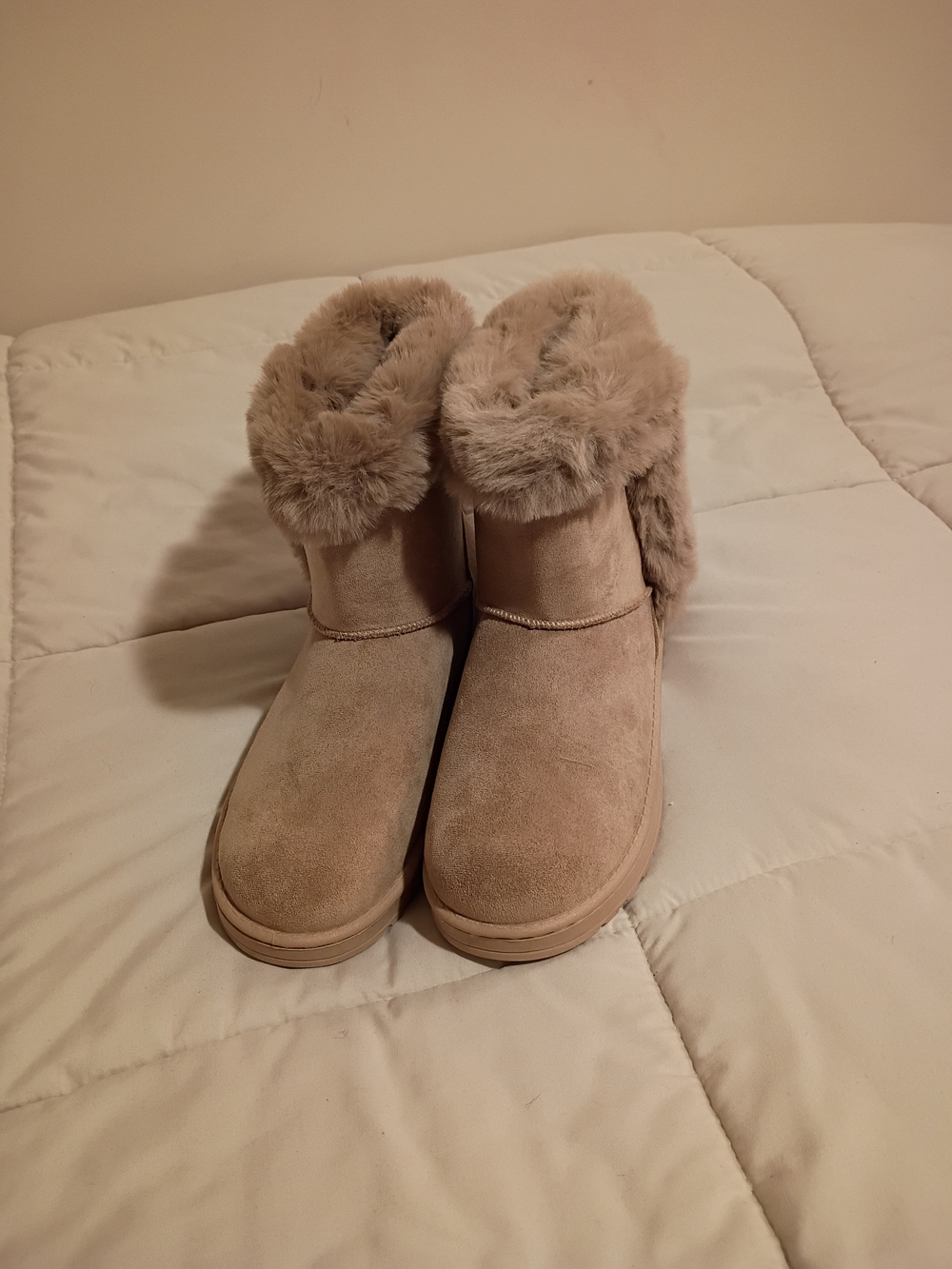 White Mountain Tan Faux Fur Cuff Winter Boots Like New